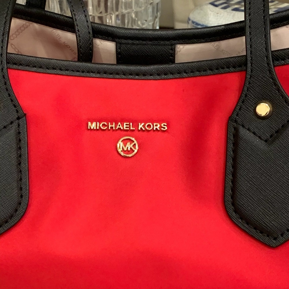 MICHEAL KORS EVA NYLON LARGE TOTE - Picture 5 of 11